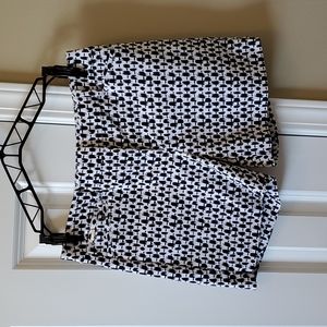 WHBM Women's Black & White  5" Inseam Sz 00 Shorts